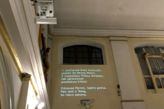 projektor-kosciol-spiewnik-ekran-rzutnik-tekst-liturgia-2-1